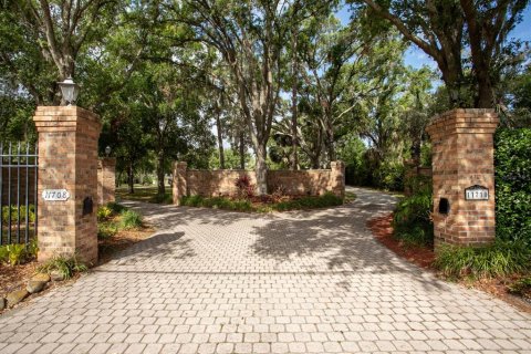 Villa ou maison à louer à Tampa, Floride: 4 chambres, 499.54 m2 № 1853347 - photo 1