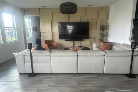Casa en venta en Orlando, Florida, 5 dormitorios, 281.96 m2 № 1911317 - foto 3