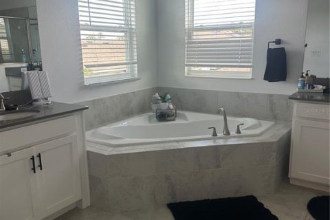 Casa en venta en Orlando, Florida, 5 dormitorios, 281.96 m2 № 1911317 - foto 8