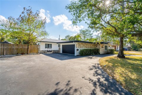 Casa en venta en Pompano Beach, Florida, 4 dormitorios, 204.57 m2 № 2186923 - foto 5