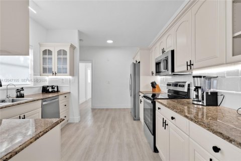 Casa en venta en Pompano Beach, Florida, 4 dormitorios, 204.57 m2 № 2186923 - foto 21
