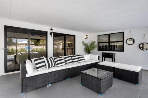 Casa en venta en Pompano Beach, Florida, 4 dormitorios, 204.57 m2 № 2186923 - foto 18