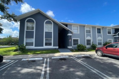 Condo in Orlando, Florida, 2 bedrooms  № 1904686 - photo 1