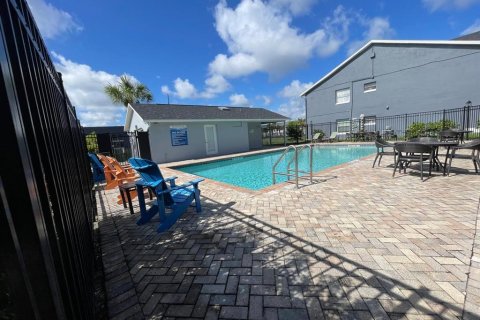 Condo in Orlando, Florida, 2 bedrooms  № 1904686 - photo 15