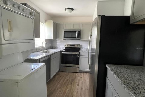 Condo in Orlando, Florida, 2 bedrooms  № 1904686 - photo 8