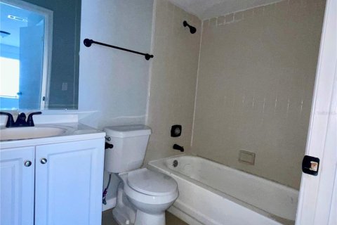 Condo in Orlando, Florida, 2 bedrooms  № 1904686 - photo 13