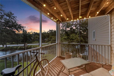 Condo in Tampa, Florida, 2 bedrooms  № 1911171 - photo 16