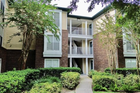 Condo in Tampa, Florida, 2 bedrooms  № 1911171 - photo 1