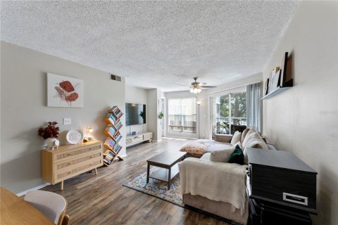 Condo in Tampa, Florida, 2 bedrooms  № 1911171 - photo 3