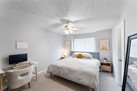 Condo in Tampa, Florida, 2 bedrooms  № 1911171 - photo 10