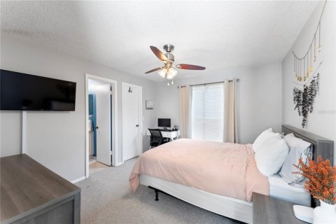 Condo in Tampa, Florida, 2 bedrooms  № 1911171 - photo 12