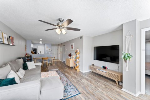 Condo in Tampa, Florida, 2 bedrooms  № 1911171 - photo 4
