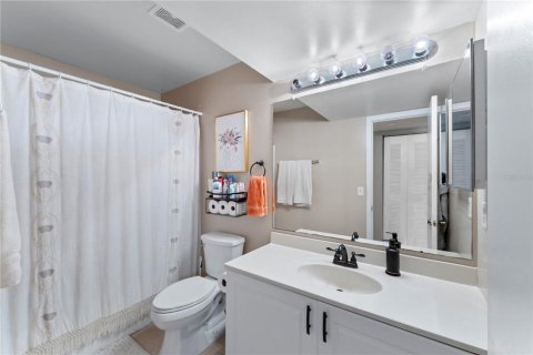 Condo in Tampa, Florida, 2 bedrooms  № 1911171 - photo 13