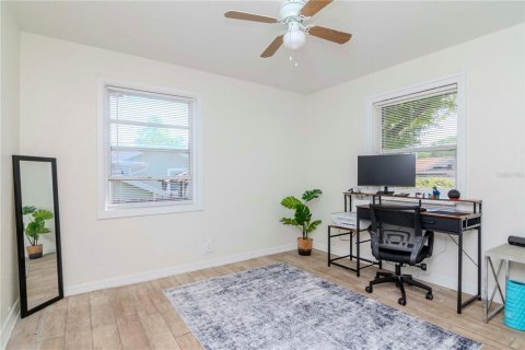 House in Tampa, Florida 3 bedrooms, 137.77 sq.m. № 1884165 - photo 20
