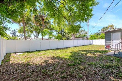 House in Tampa, Florida 3 bedrooms, 137.77 sq.m. № 1884165 - photo 26