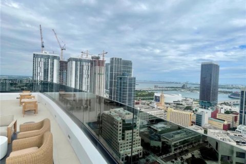 Снять в аренду кондоминиум в Майами, Флорида 1 спальня, 60.39м2, № 2003719 - фото 17