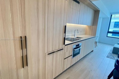 Снять в аренду кондоминиум в Майами, Флорида 1 спальня, 60.39м2, № 2003719 - фото 3