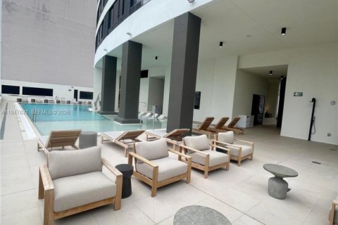 Снять в аренду кондоминиум в Майами, Флорида 1 спальня, 60.39м2, № 2003719 - фото 27