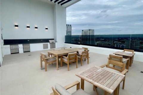 Снять в аренду кондоминиум в Майами, Флорида 1 спальня, 60.39м2, № 2003719 - фото 24