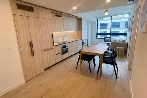 Кондоминиум с 1 спальней в Майами, Флорида № 2003719