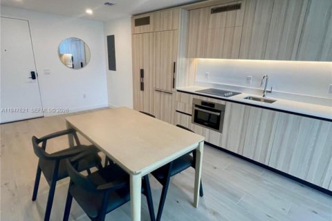 Снять в аренду кондоминиум в Майами, Флорида 1 спальня, 60.39м2, № 2003719 - фото 7