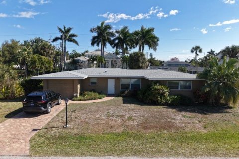 House in Sarasota, Florida 2 bedrooms, 128.95 sq.m. № 2108402