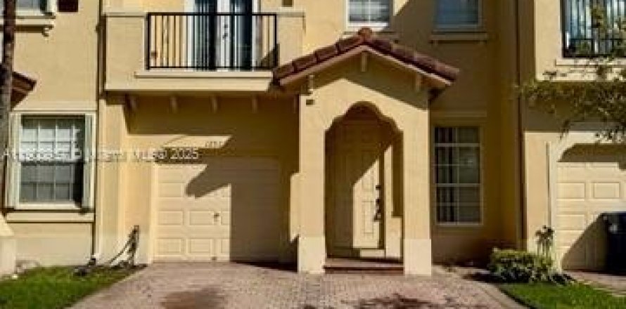 Таунхаус в Майами, Флорида 3 спальни, 145.3м2 № 1952209