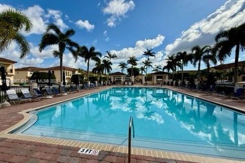 Купить таунхаус в Майами, Флорида 3 спальни, 145.3м2, № 1952209 - фото 24