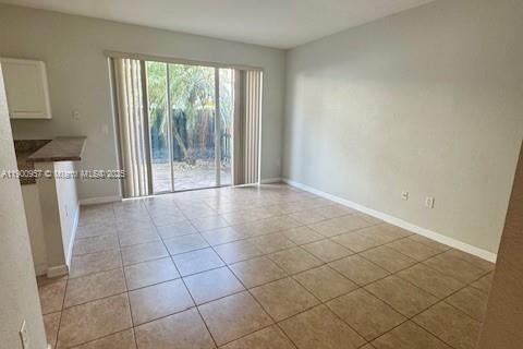 Купить таунхаус в Майами, Флорида 3 спальни, 145.3м2, № 1952209 - фото 6