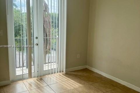 Купить таунхаус в Майами, Флорида 3 спальни, 145.3м2, № 1952209 - фото 12