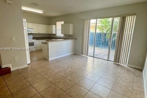 Купить таунхаус в Майами, Флорида 3 спальни, 145.3м2, № 1952209 - фото 7