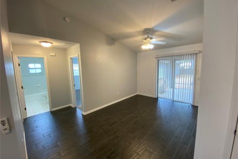 House in Summerfield, Florida 3 bedrooms, 130.99 sq.m. № 2116815 - photo 4