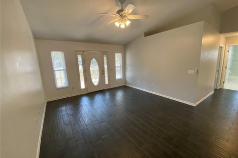 House in Summerfield, Florida 3 bedrooms, 130.99 sq.m. № 2116815 - photo 3