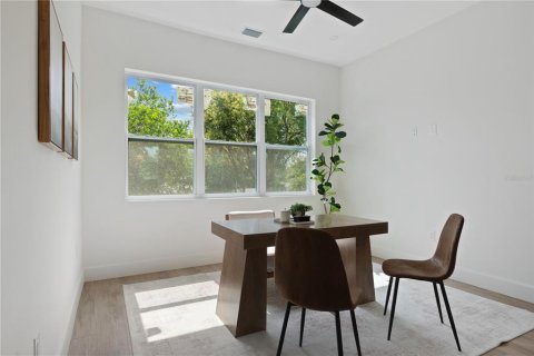 House in Tampa, Florida 4 bedrooms, 232.81 sq.m. № 2236321 - photo 19