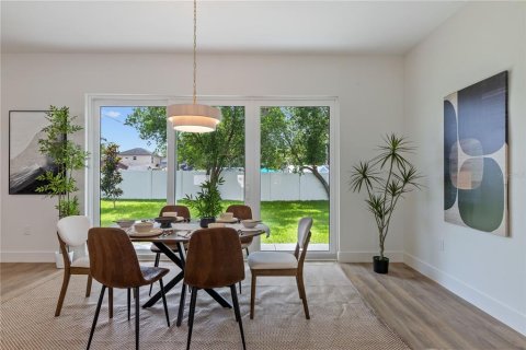 House in Tampa, Florida 4 bedrooms, 232.81 sq.m. № 2236321 - photo 5