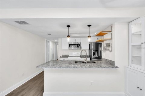 Condominio en alquiler en Kissimmee, Florida, 3 dormitorios, 123.19 m2 № 1815581 - foto 9