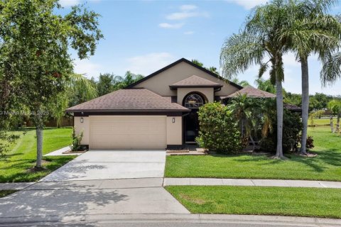 Casa en venta en Kissimmee, Florida, 3 dormitorios № 1806472 - foto 3