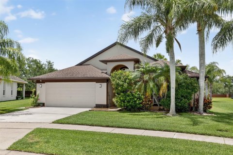 Casa en venta en Kissimmee, Florida, 3 dormitorios № 1806472 - foto 2