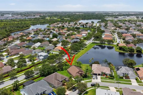 Casa en venta en Kissimmee, Florida, 3 dormitorios № 1806472 - foto 6