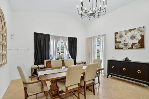 Casa en venta en Kissimmee, Florida, 3 dormitorios № 1806472 - foto 13