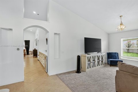 Casa en venta en Kissimmee, Florida, 3 dormitorios № 1806472 - foto 21