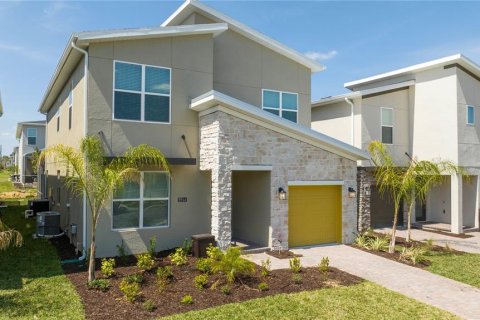 House in Davenport, Florida 6 bedrooms, 286.23 sq.m. № 1759524 - photo 2