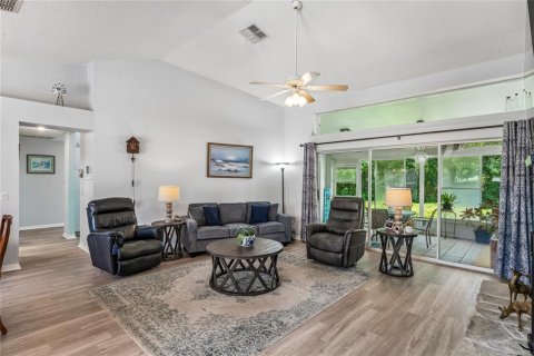 House in Homosassa, Florida 3 bedrooms, 175.59 sq.m. № 2199931 - photo 12