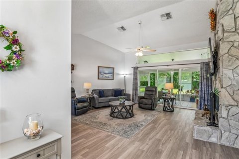 House in Homosassa, Florida 3 bedrooms, 175.59 sq.m. № 2199931 - photo 8
