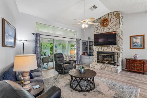 House in Homosassa, Florida 3 bedrooms, 175.59 sq.m. № 2199931 - photo 10