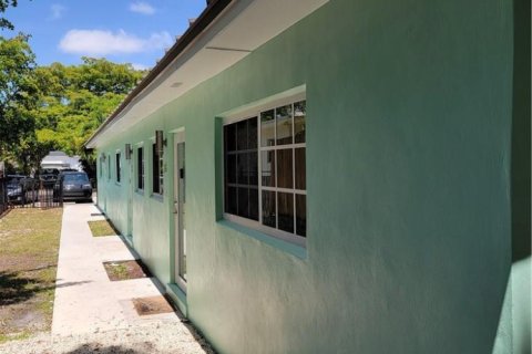 Propiedad comercial en venta en Hallandale Beach, Florida, 185.62 m2 № 2175363 - foto 3