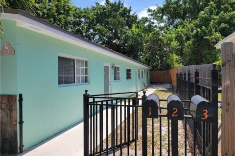 Propiedad comercial en Hallandale Beach, Florida 185.62 m2 № 2175363
