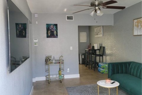 Propiedad comercial en venta en Hallandale Beach, Florida, 185.62 m2 № 2175363 - foto 6