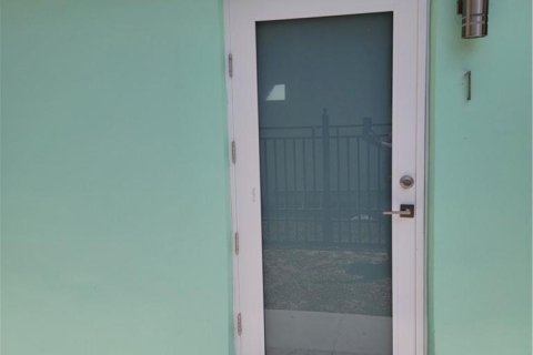 Propiedad comercial en venta en Hallandale Beach, Florida, 185.62 m2 № 2175363 - foto 11