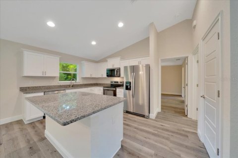 House in Ocala, Florida 3 bedrooms, 134.99 sq.m. № 1778904 - photo 8